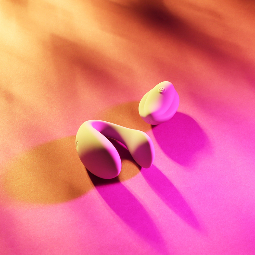 In Sync -Remote-Controlled Couples Massager